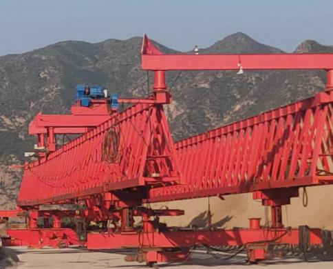 GYLQ200T-40M自平衡過(guò)跨架橋機(jī)在使用時(shí)有哪些優(yōu)點(diǎn)呢？